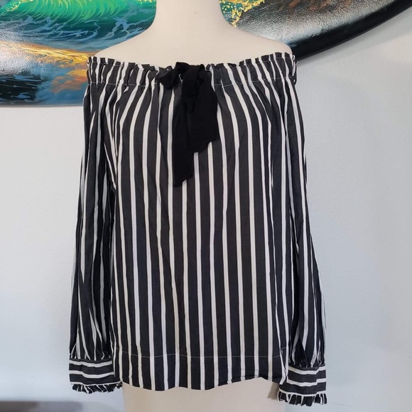 Cute J.Crew off the shoulder top - Picture 10 of 13